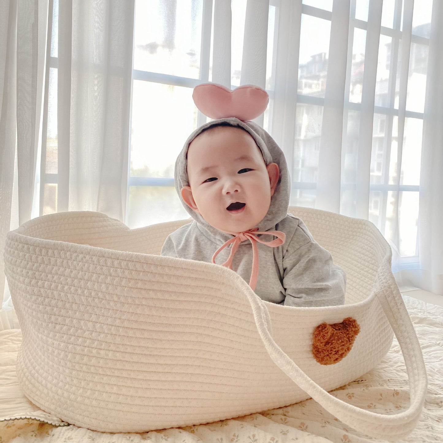 2025 new baby basket go out portable baby basket new newborn baby go out safe sleeping basket bed